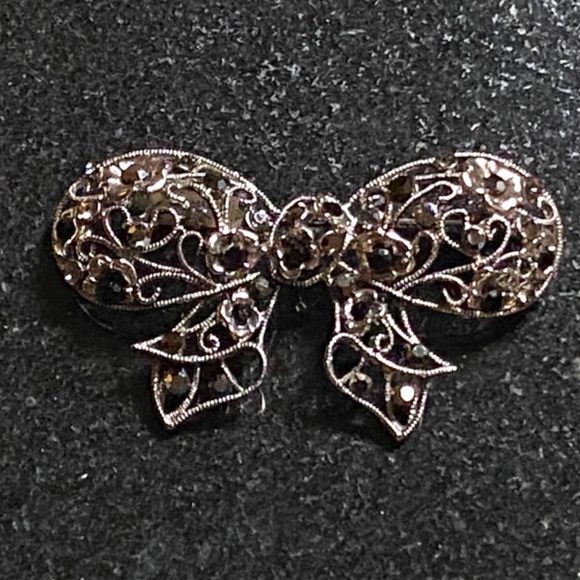 Vintage Style Bow Brooch - Picture 2 of 7